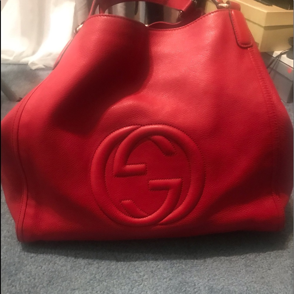 Gucci hobo.  I loveee this bag!